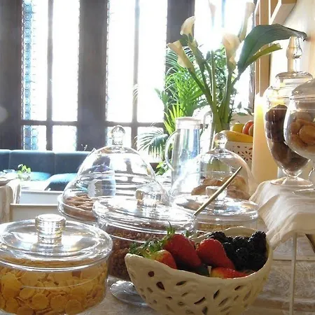La Porta D'oriente Bed and breakfast 2*